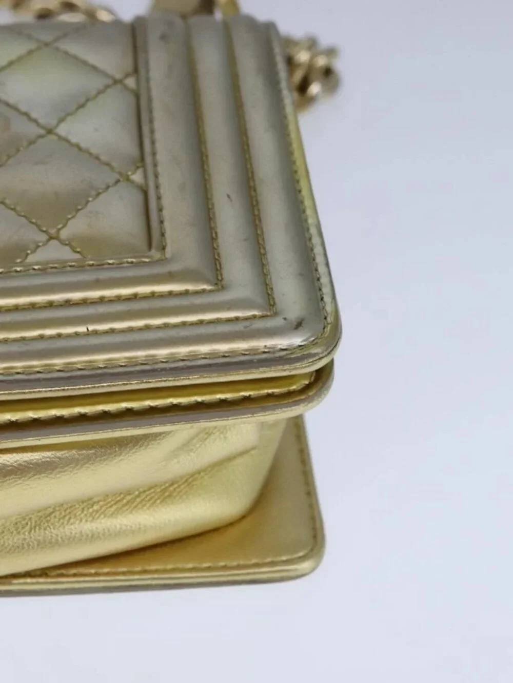 CHANEL Matelasse Chain Boy Chanel Shoulder Bag Patent Gold CC Auth 106721SAM